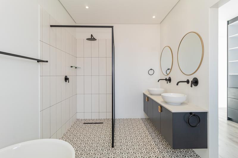 5 Bedroom Property for Sale in Myburgh Park Western Cape